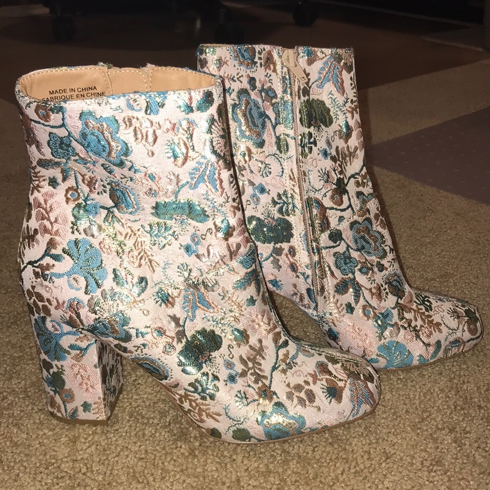 Never been worn Urban Outfitters Boots size 8